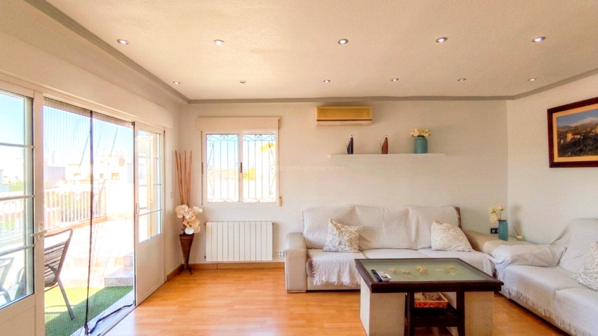 Bungalow in Los Altos