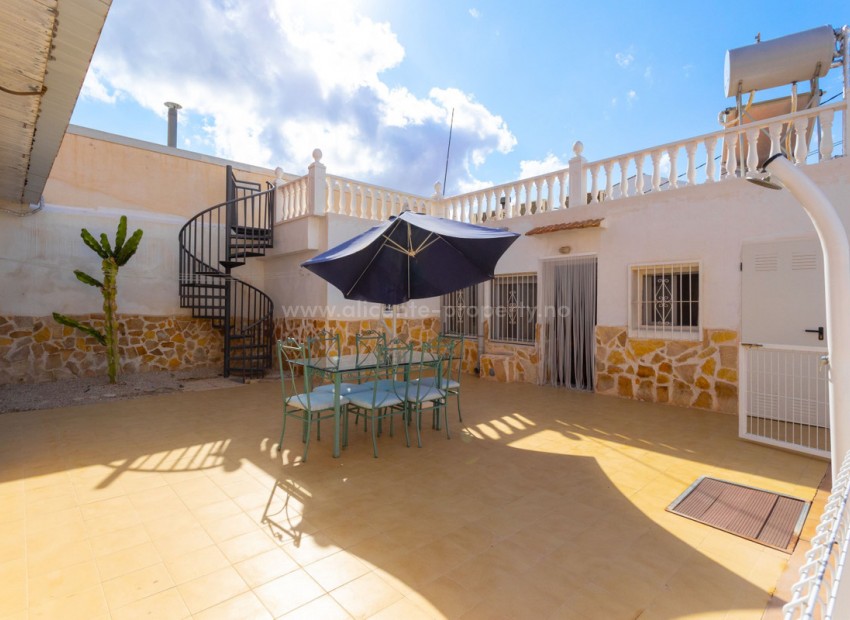 Bungalow in Los Montesinos Centro