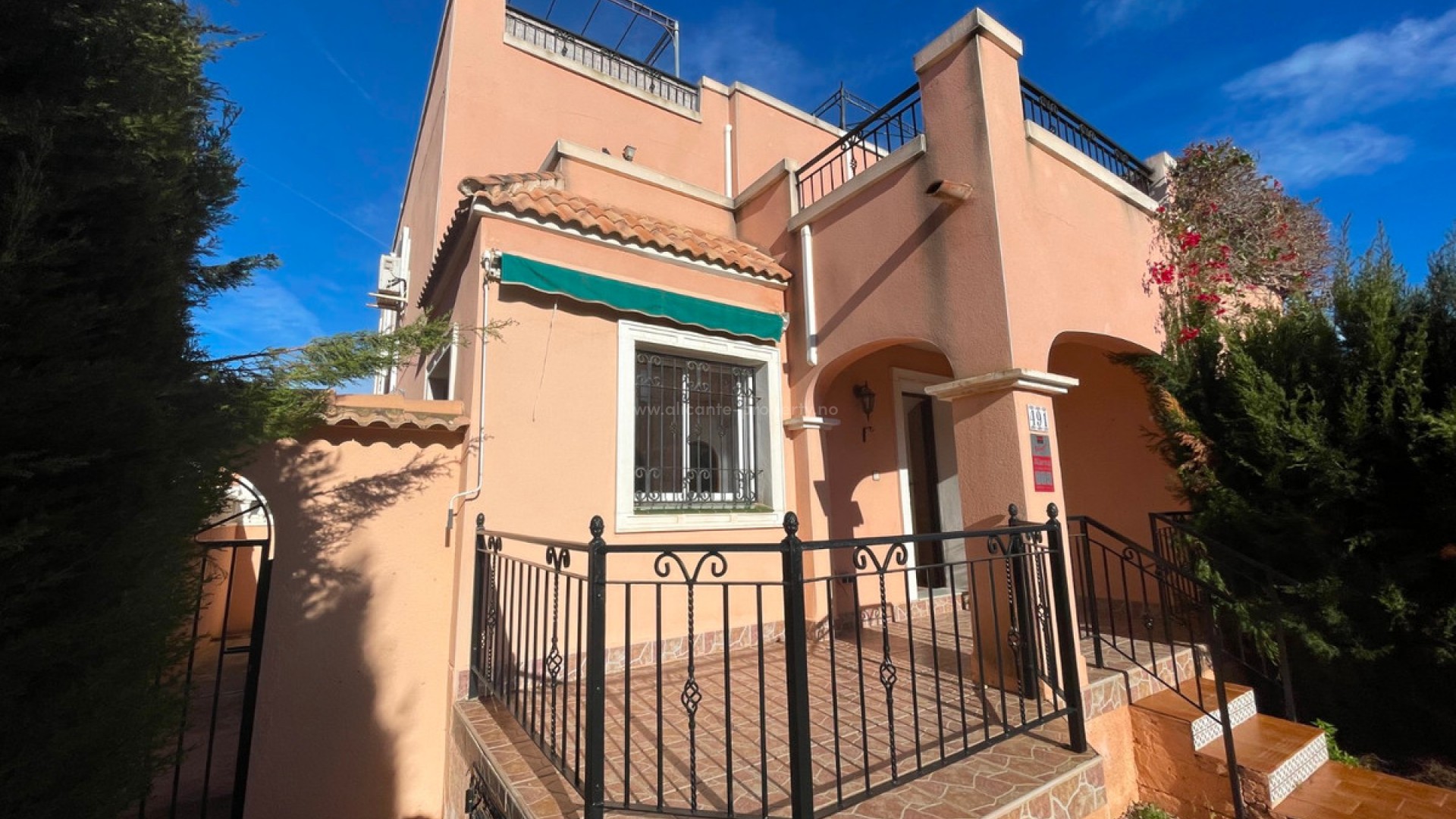 Bungalow in Los Montesinos Centro
