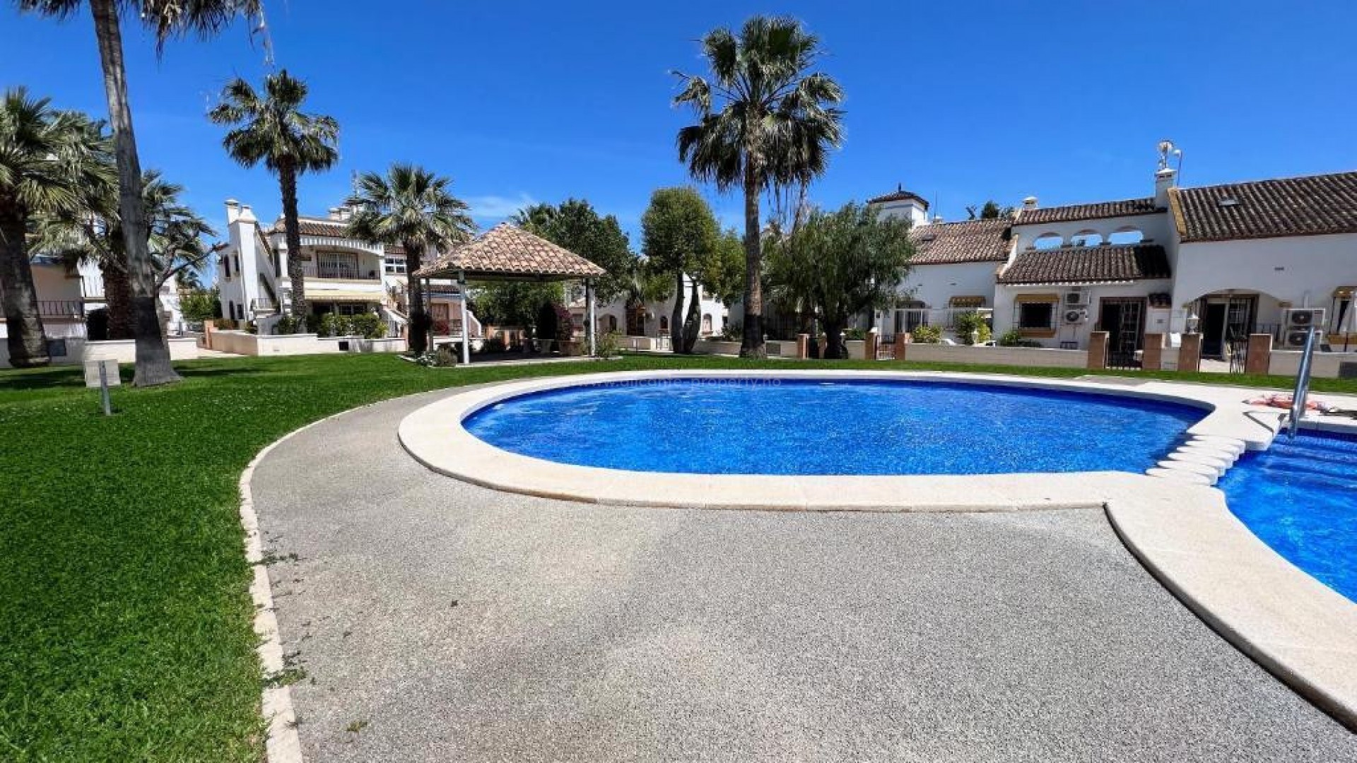 Bungalow in Orihuela Costa