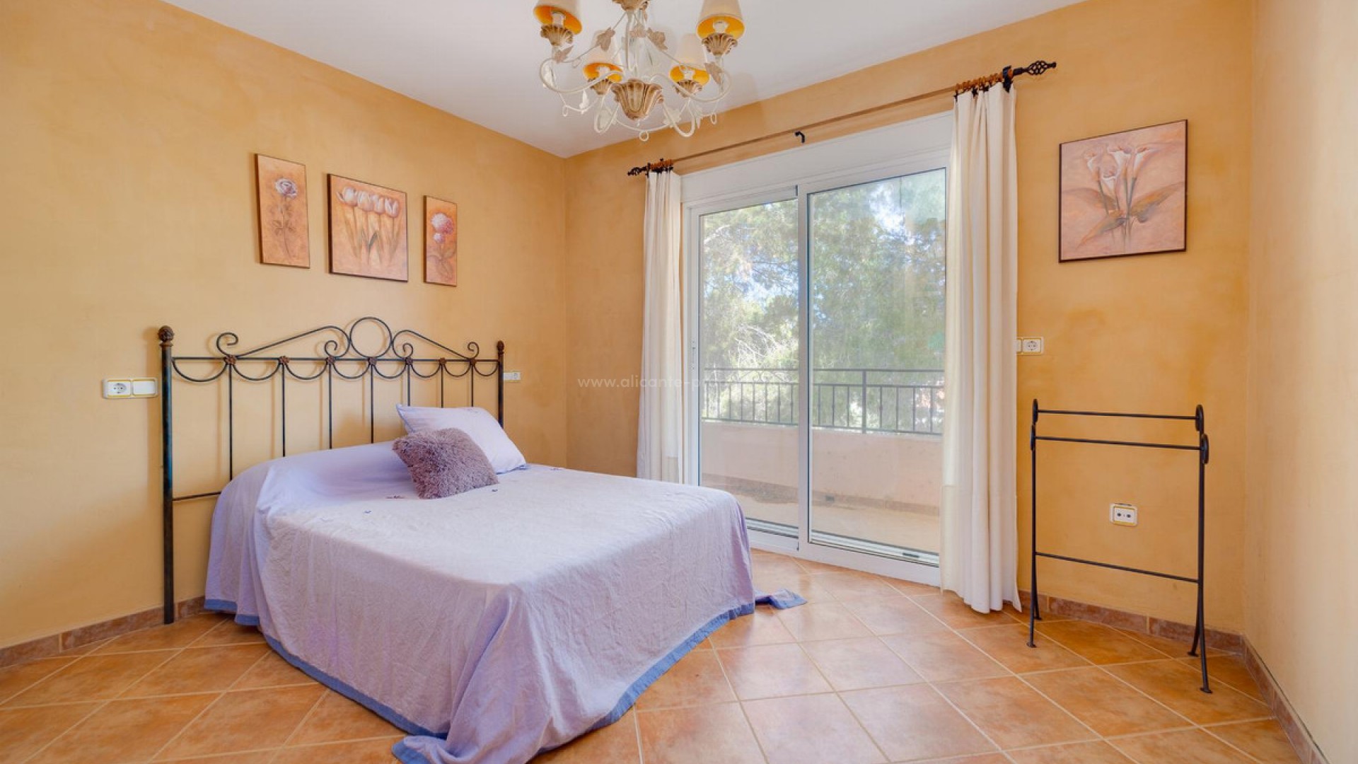 Bungalow in San Miguel de Salinas Centro