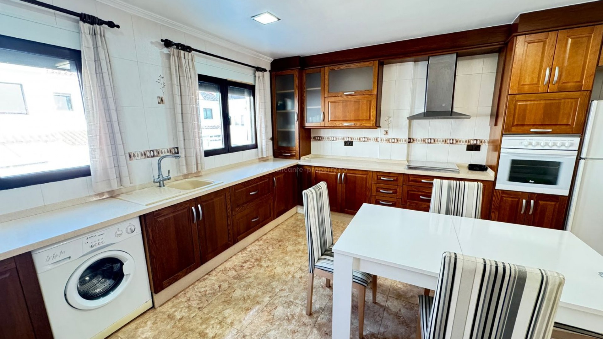 Bungalow in San Miguel de Salinas