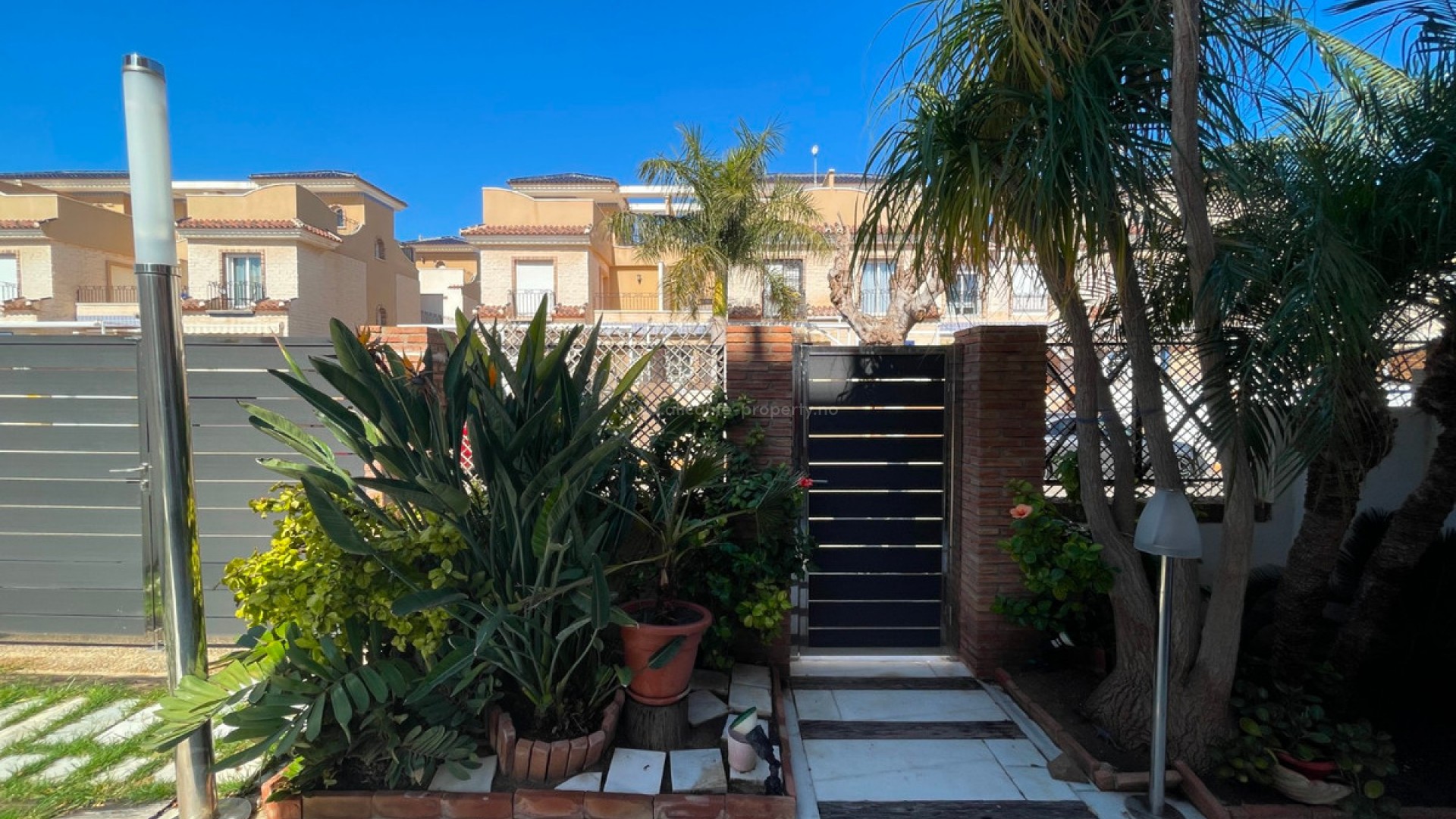 Bungalow in Torre De La Horadada