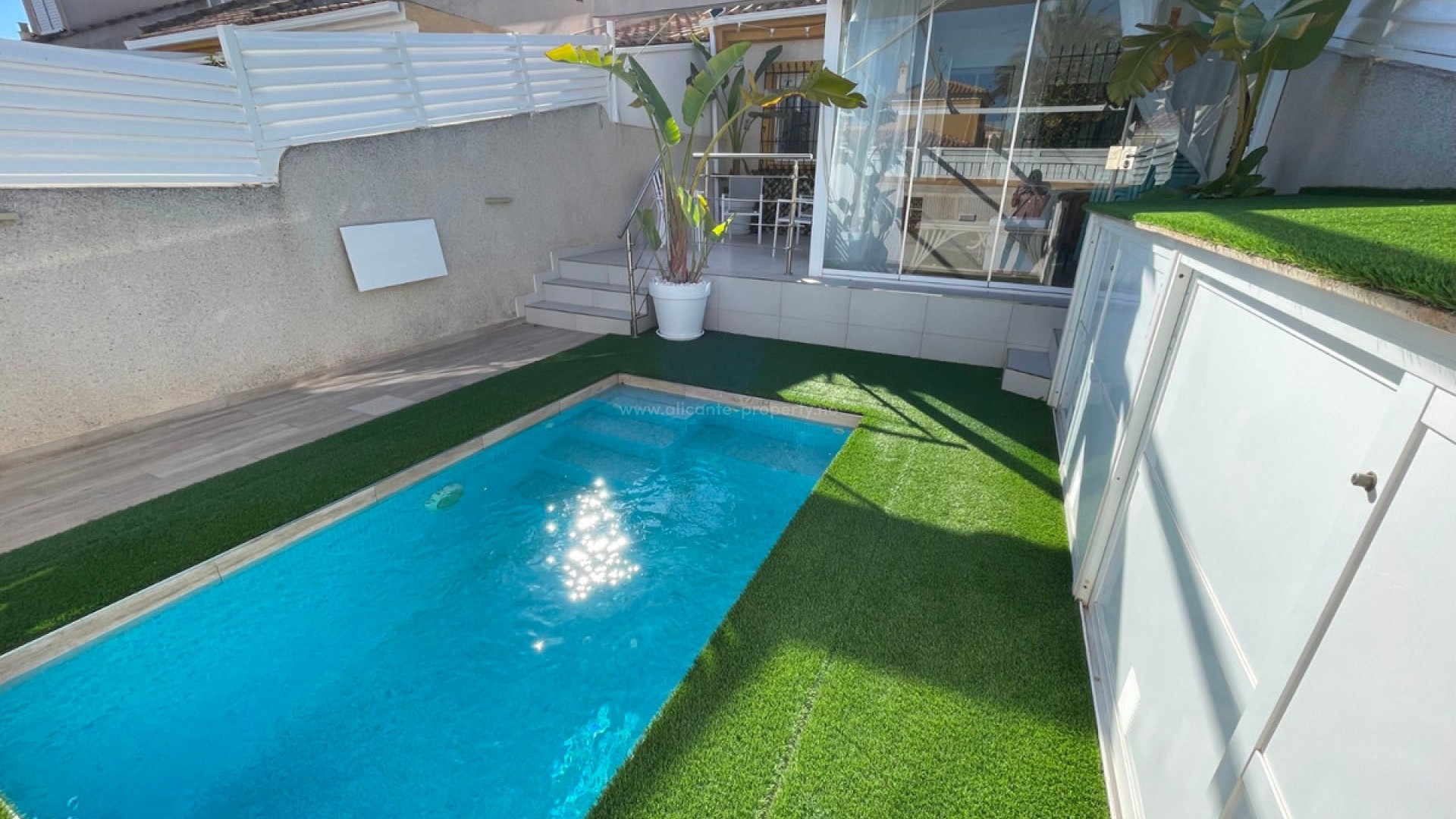 Bungalow in Torre De La Horadada