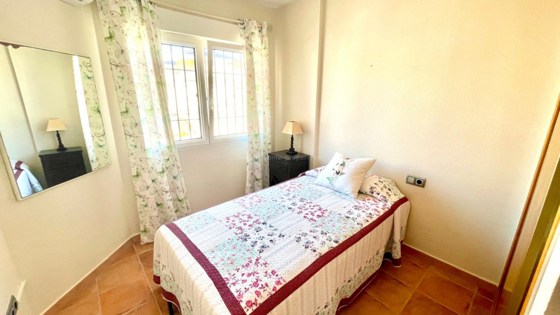 Bungalow in Torre De La Horadada