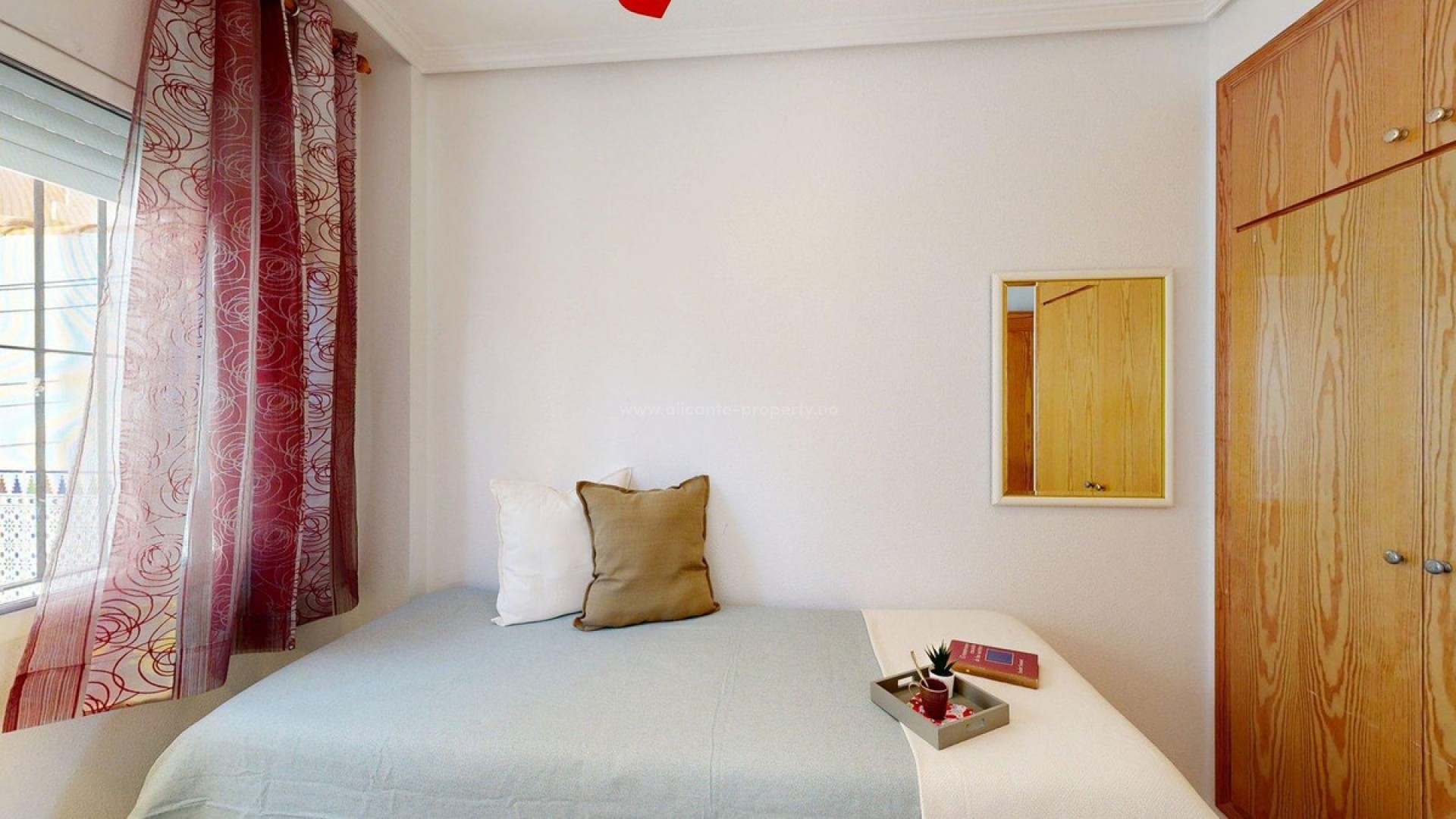 Bungalow in Torre De La Horadada