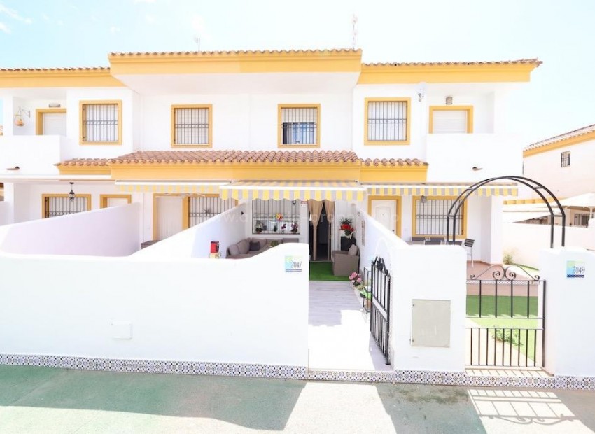 Bungalow in Torre De La Horadada