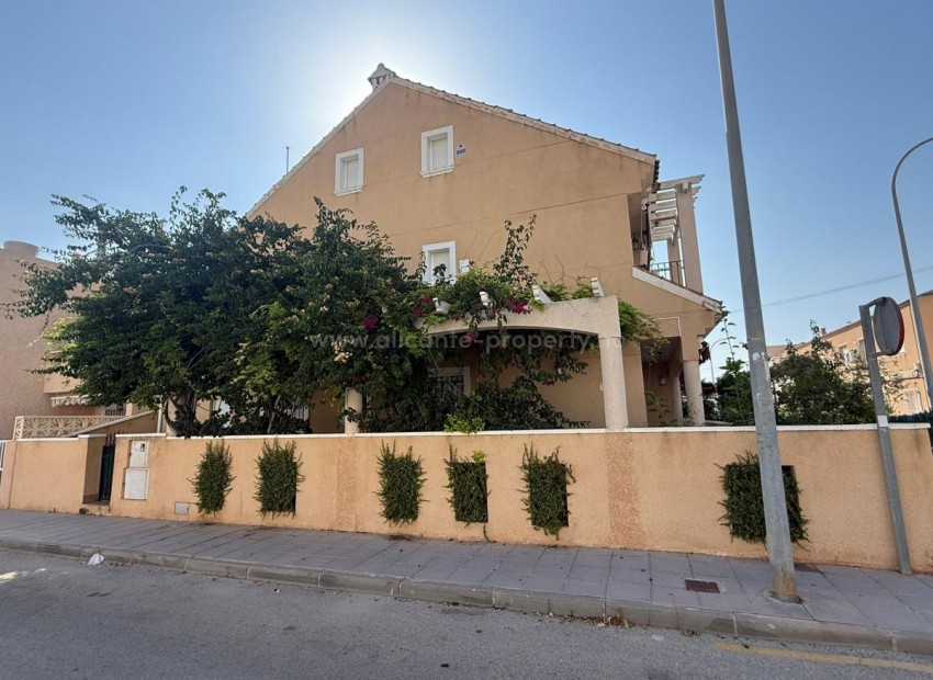 Bungalow in Torre De La Horadada