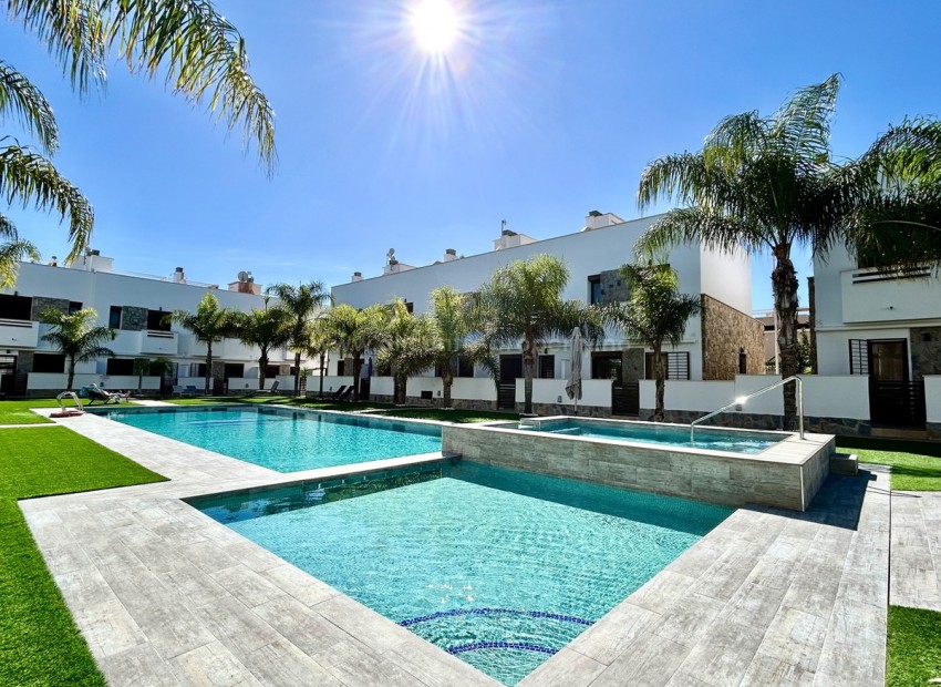Bungalow in Torre De La Horadada