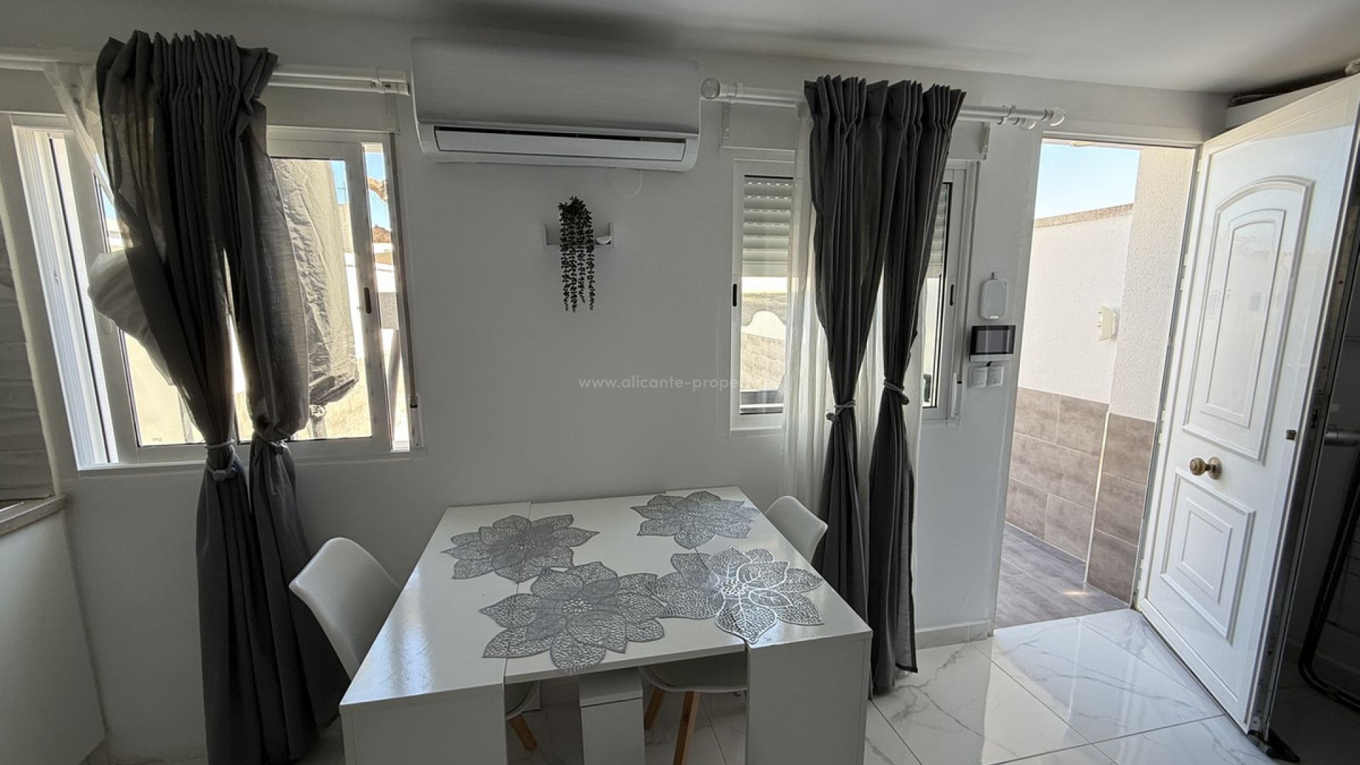 Bungalow in Torrevieja Centro