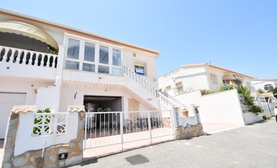 Bungalow - Resale - Ciudad Quesada -
                Costa Azul