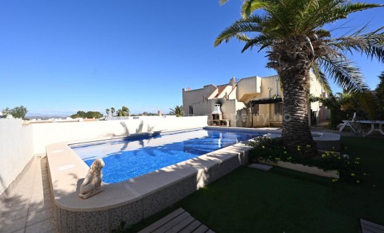 Bungalow - Resale - Los Altos -
                Los Altos