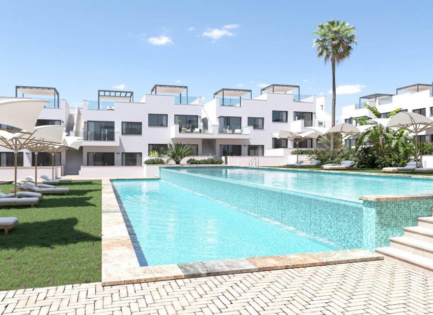 Bungalows and apartments in Los Balcones, Torrevieja, 2 bedrooms (possibility of 3), 2 bathrooms, garden or solarium/bakong, spectacular views of Torrevieja