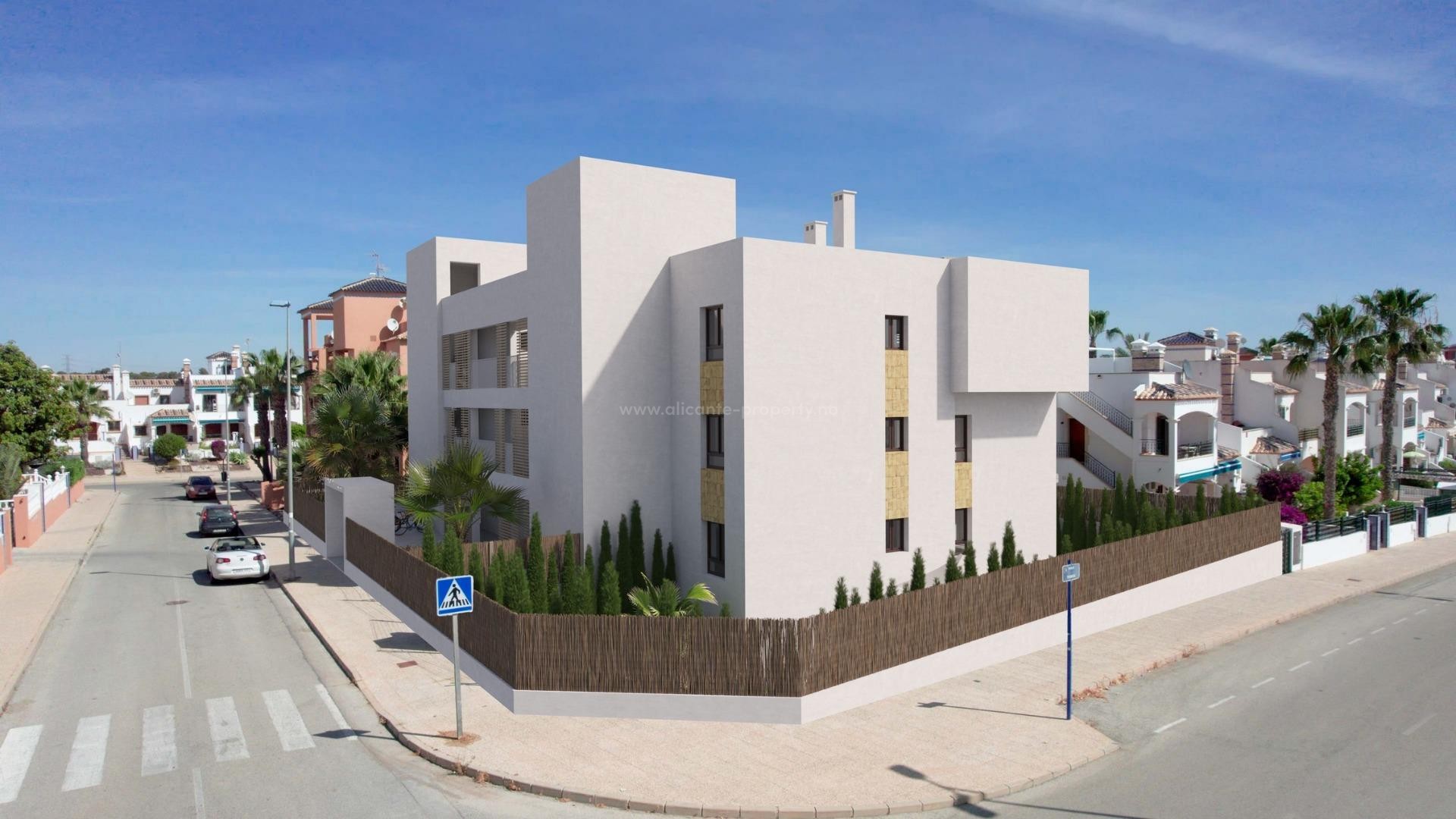 Buying a flat in a residential complex in Orihuela Costa? Different types of apartments with very nice common areas, including a great swimming pool