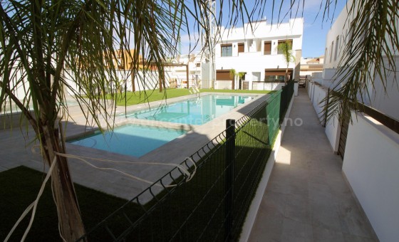Byhus - Nybygg - Pilar de la Horadada - parque Andromeda