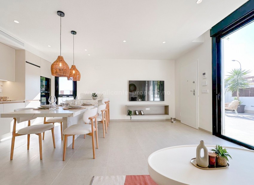 Casa adosada en Santiago de la Ribera