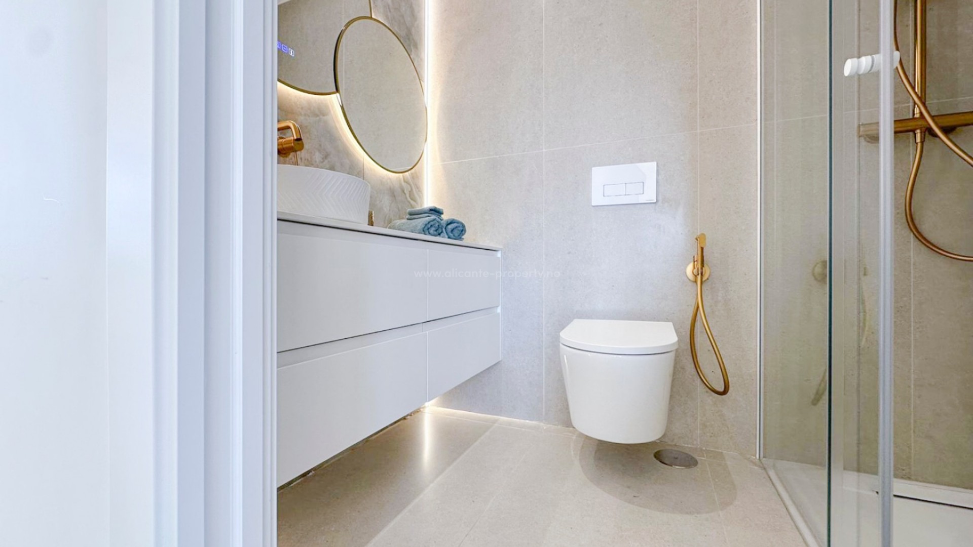 Casa adosada en Santiago de la Ribera