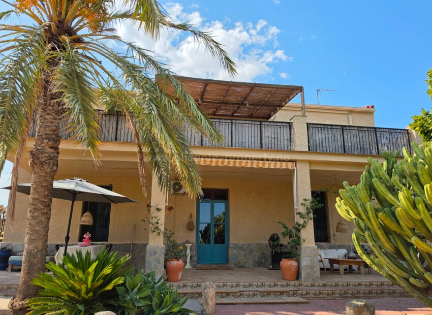 Casa de campo en Elche Centro
