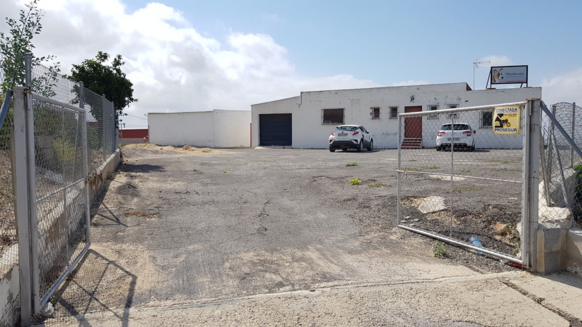 Casa de campo en Los Montesinos Centro