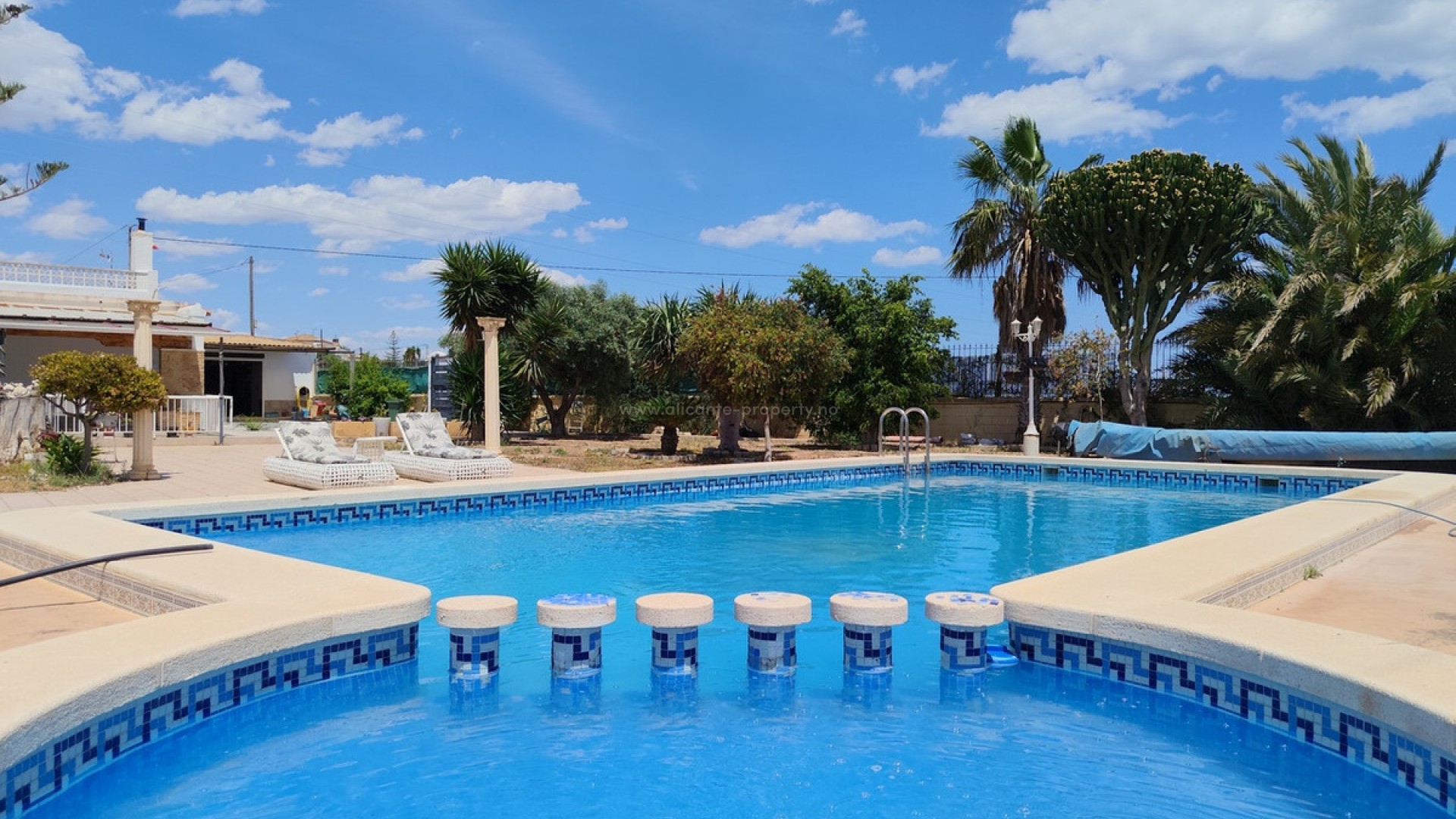 Casa de campo en Los Montesinos Centro
