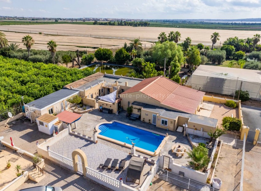 Casa de campo en Los Montesinos