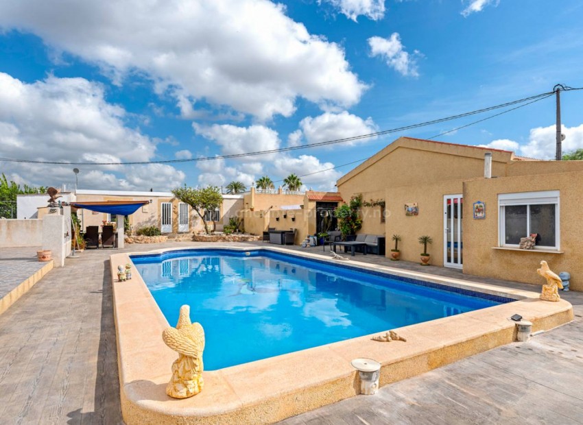 Casa de campo en Los Montesinos