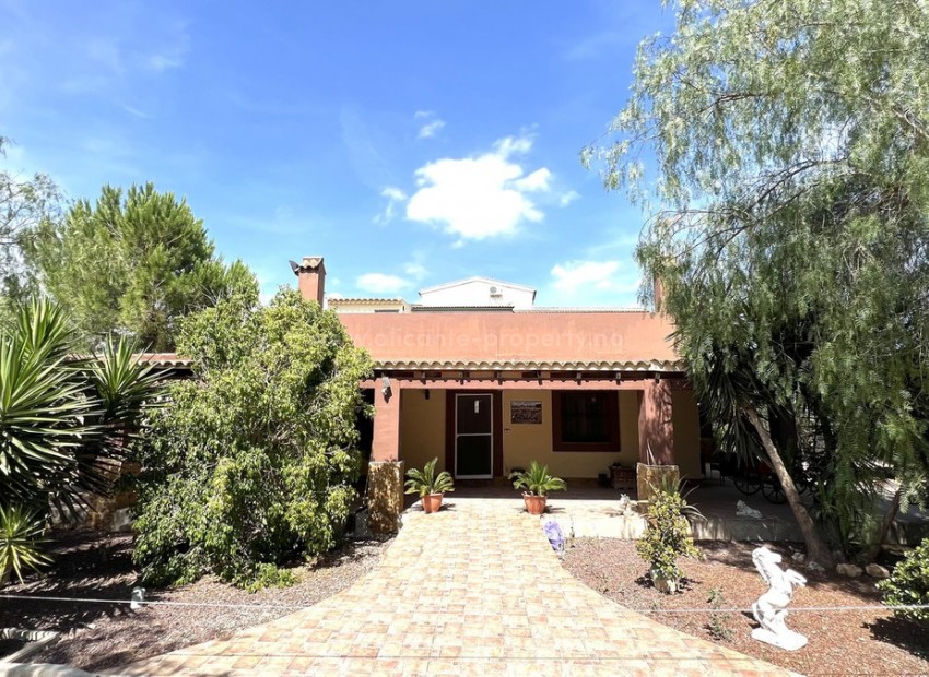 Casa de campo en Orihuela Centro