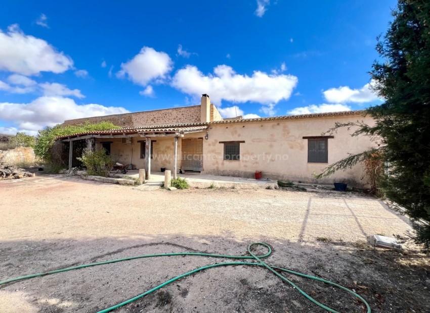 Casa de campo en Pinoso Centro