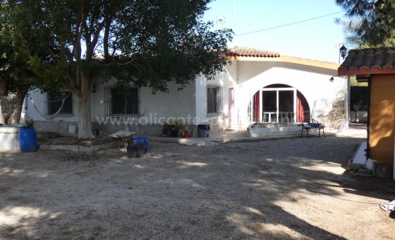 Casa de campo - Reventa - La marina -
                La Marina