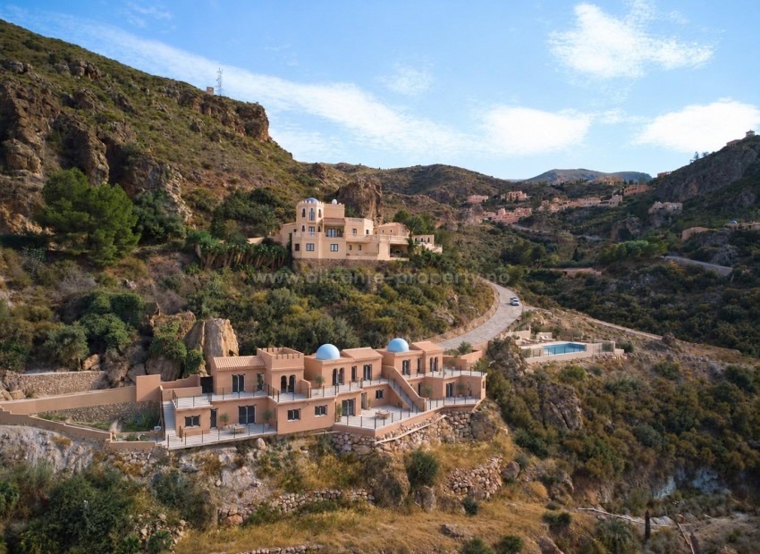 Casa de Pueblo en Urbaniz. Cortijo Cabrera