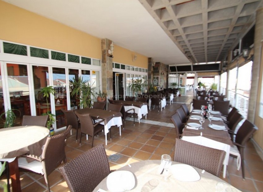 Comercial en Playa Flamenca
