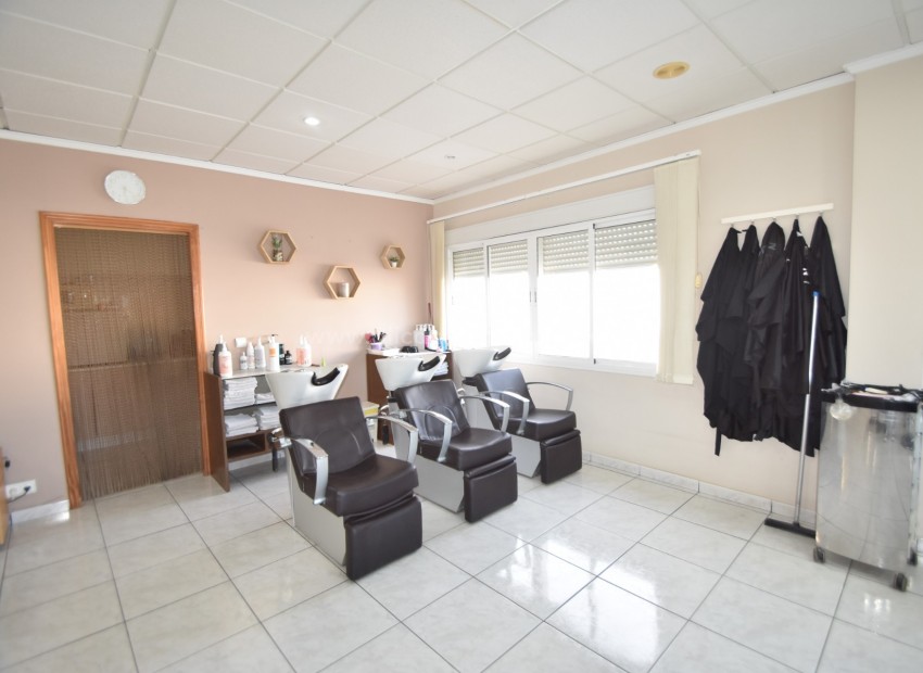 Commercial in Center