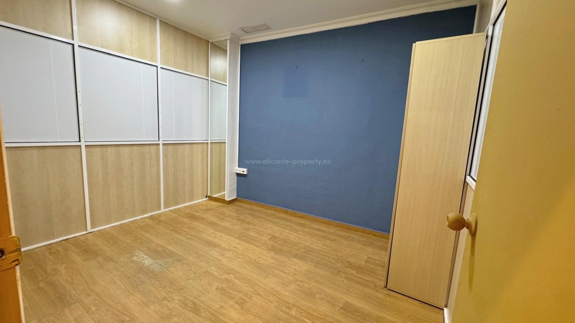 Commercial in Guardamar del Segura