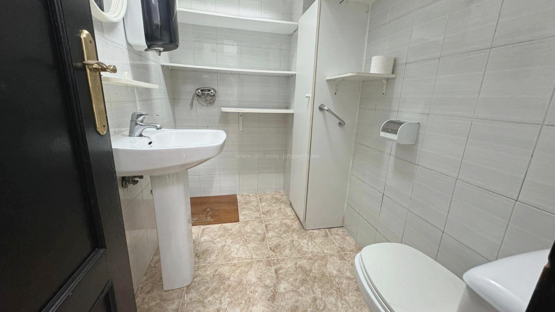 Commercial in Guardamar del Segura