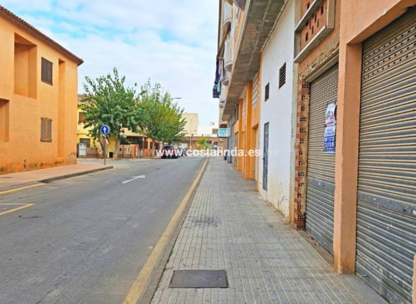 Commercial in Los Alcazares