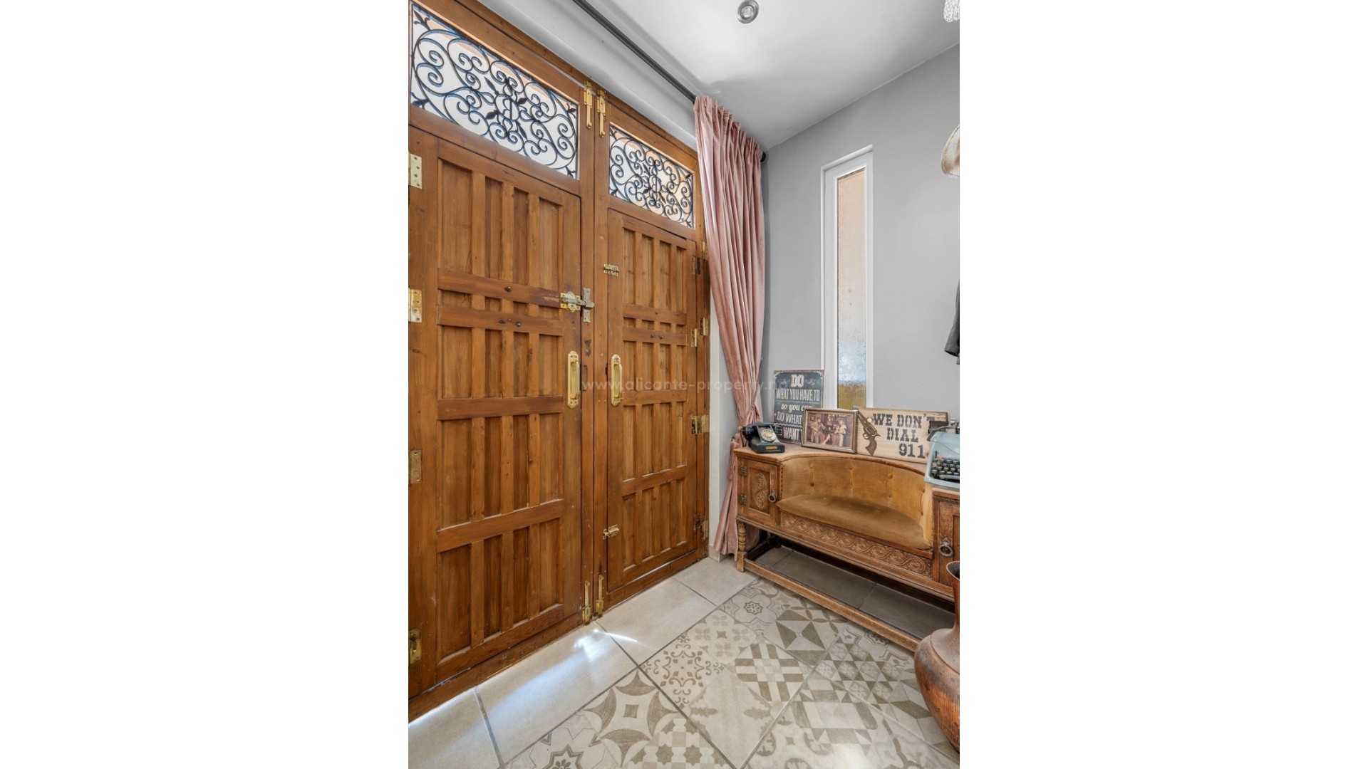 Country House in Almoradi Centro