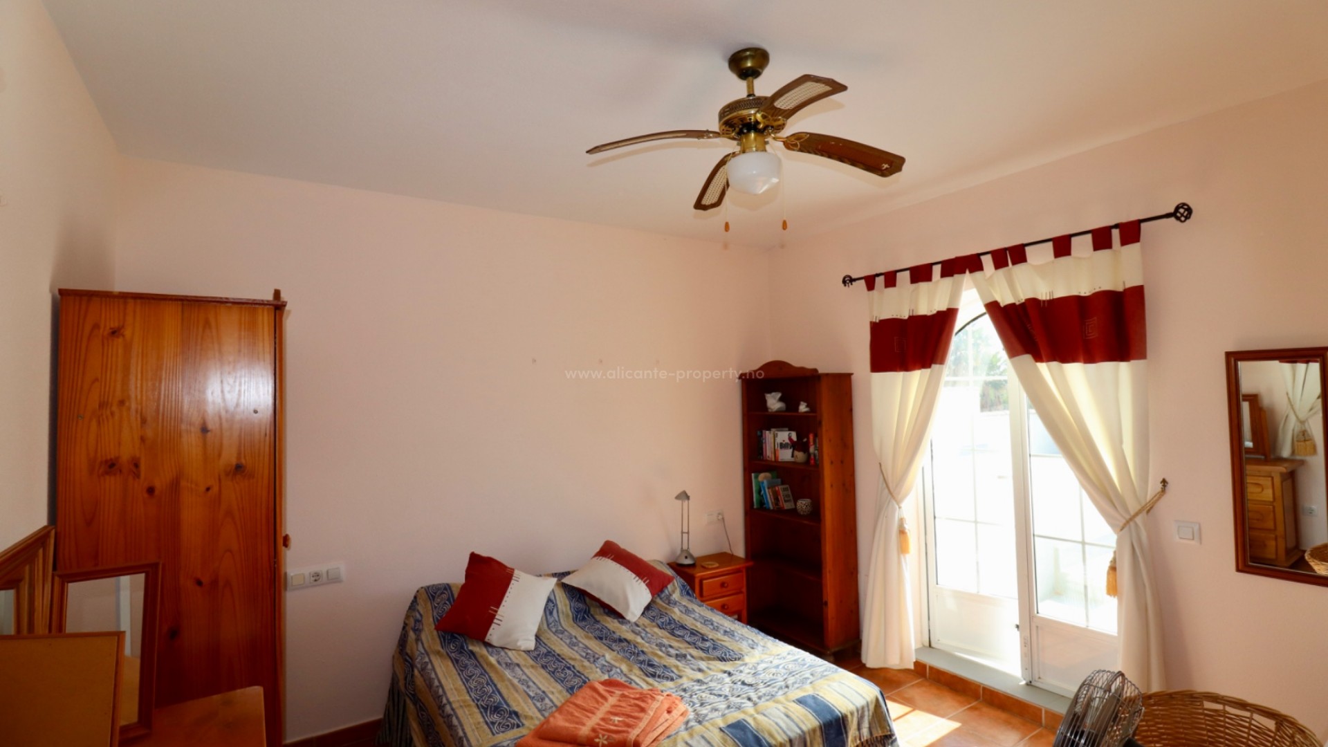 Country House in Catral