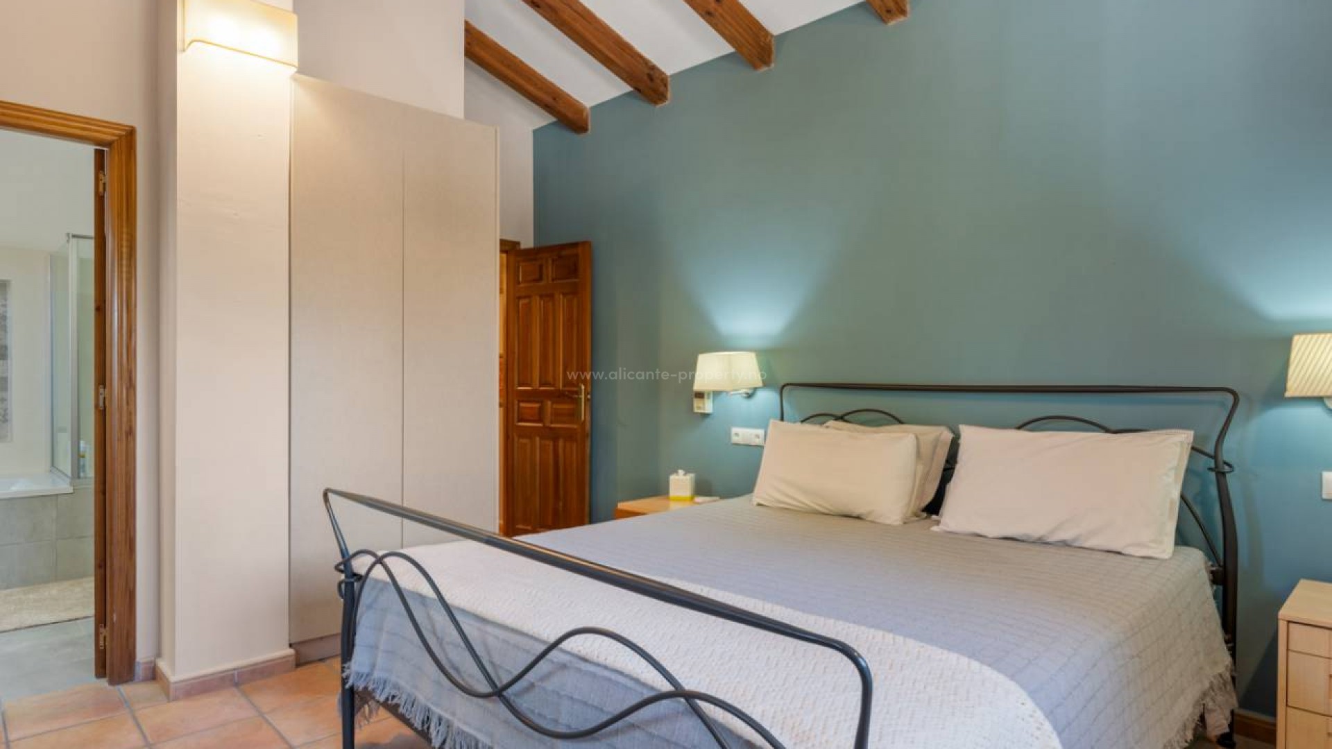 Country House in Catral