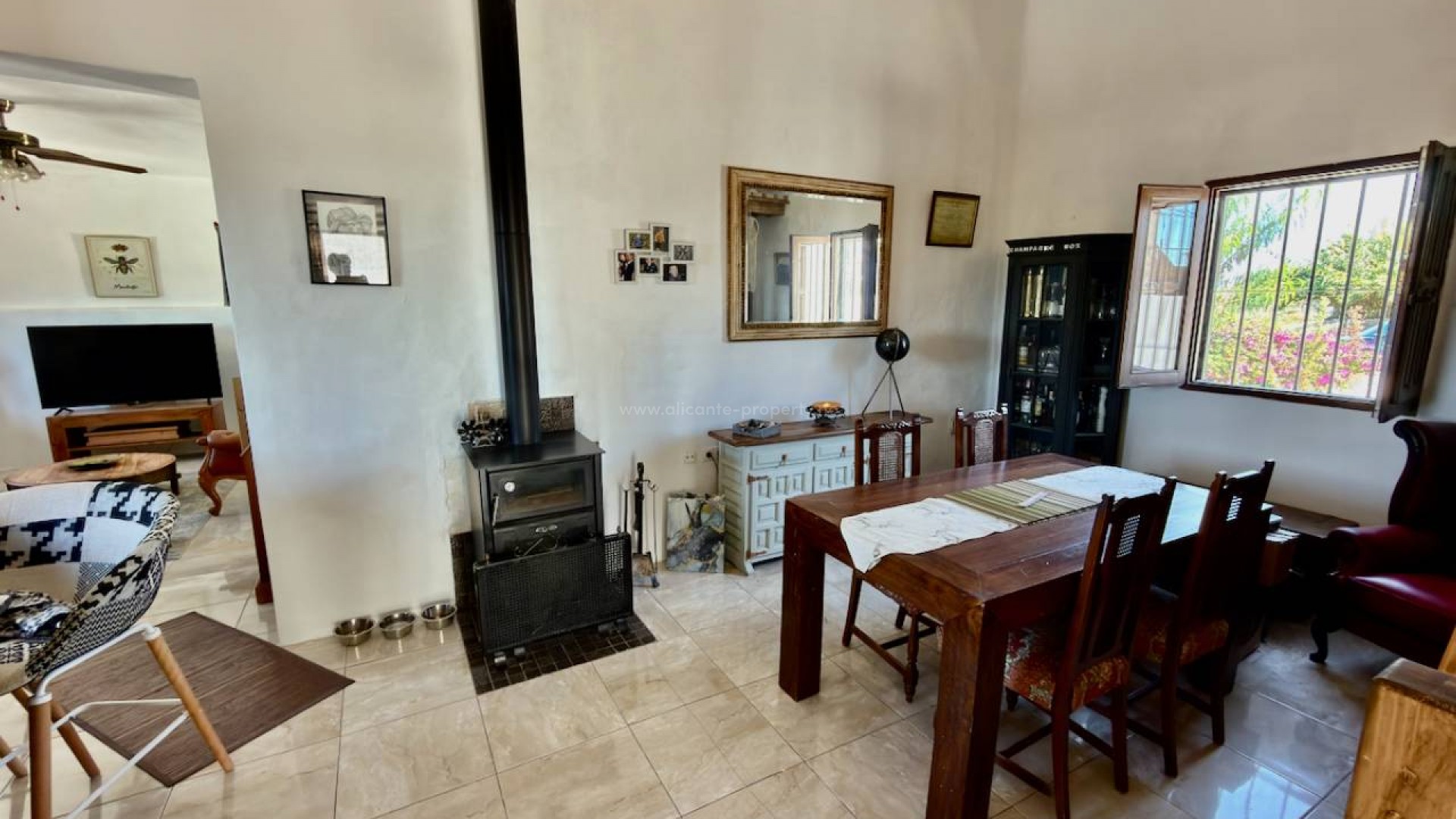 Country House in Dolores