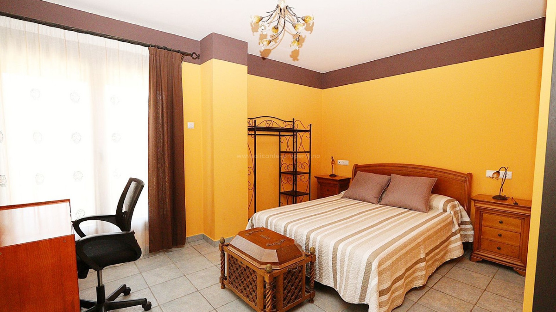 Country House in Lleus