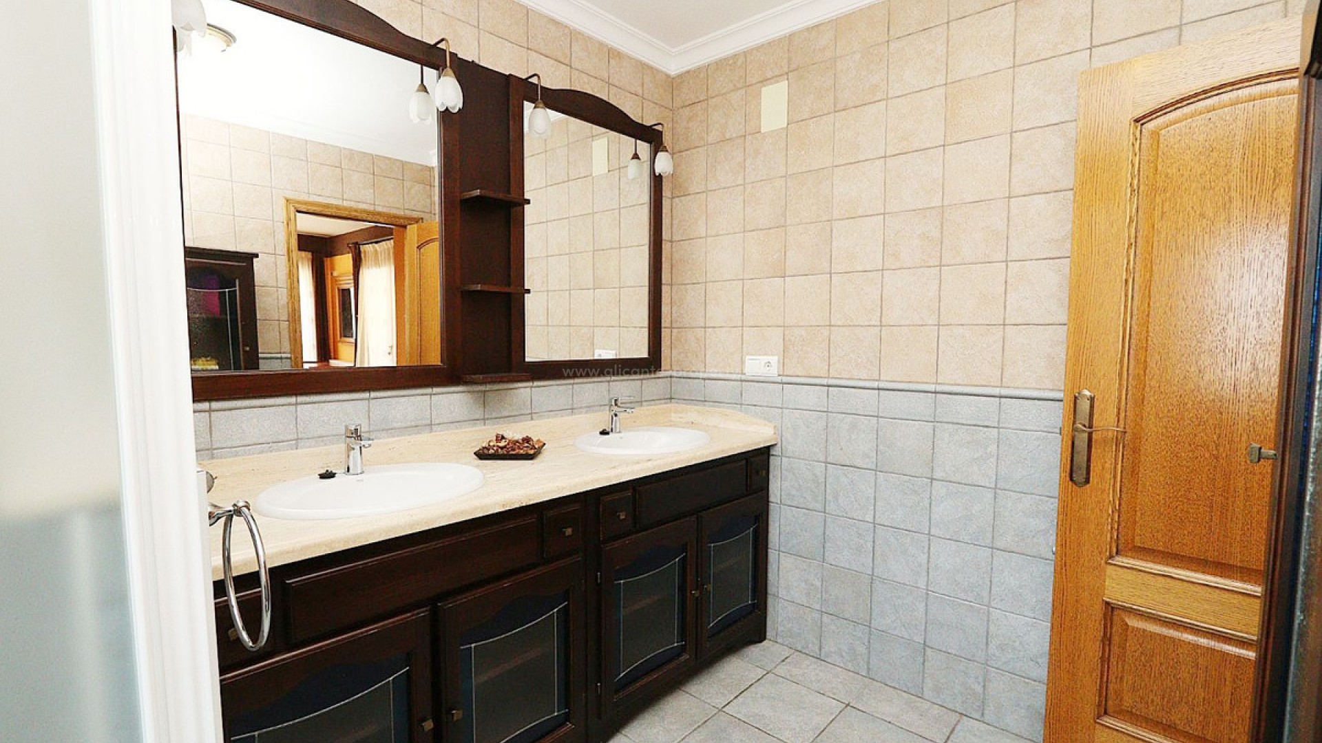 Country House in Lleus