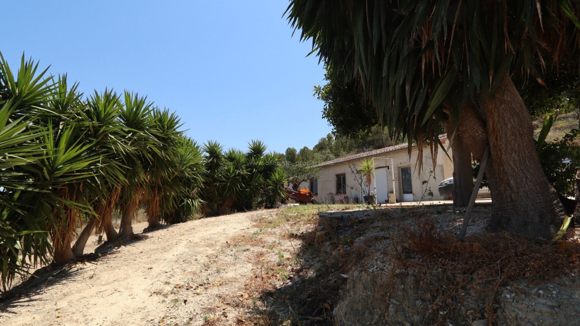 Country House in Lleus
