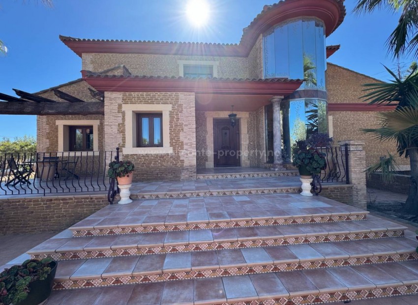 Country House in Los Montesinos