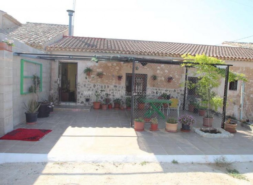 Country House in Pinoso Centro