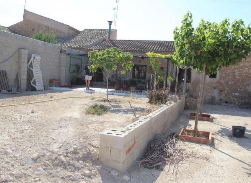 Country House in Pinoso Centro