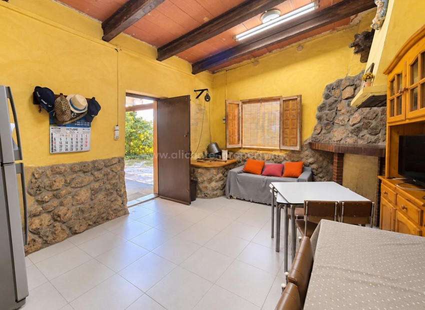 Country House in Pinoso Centro