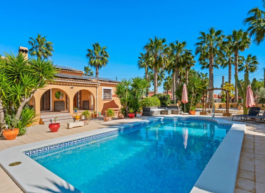 Country House in Rafal