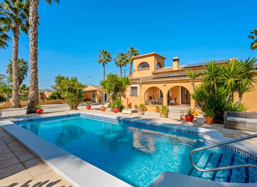 Country House in Rafal