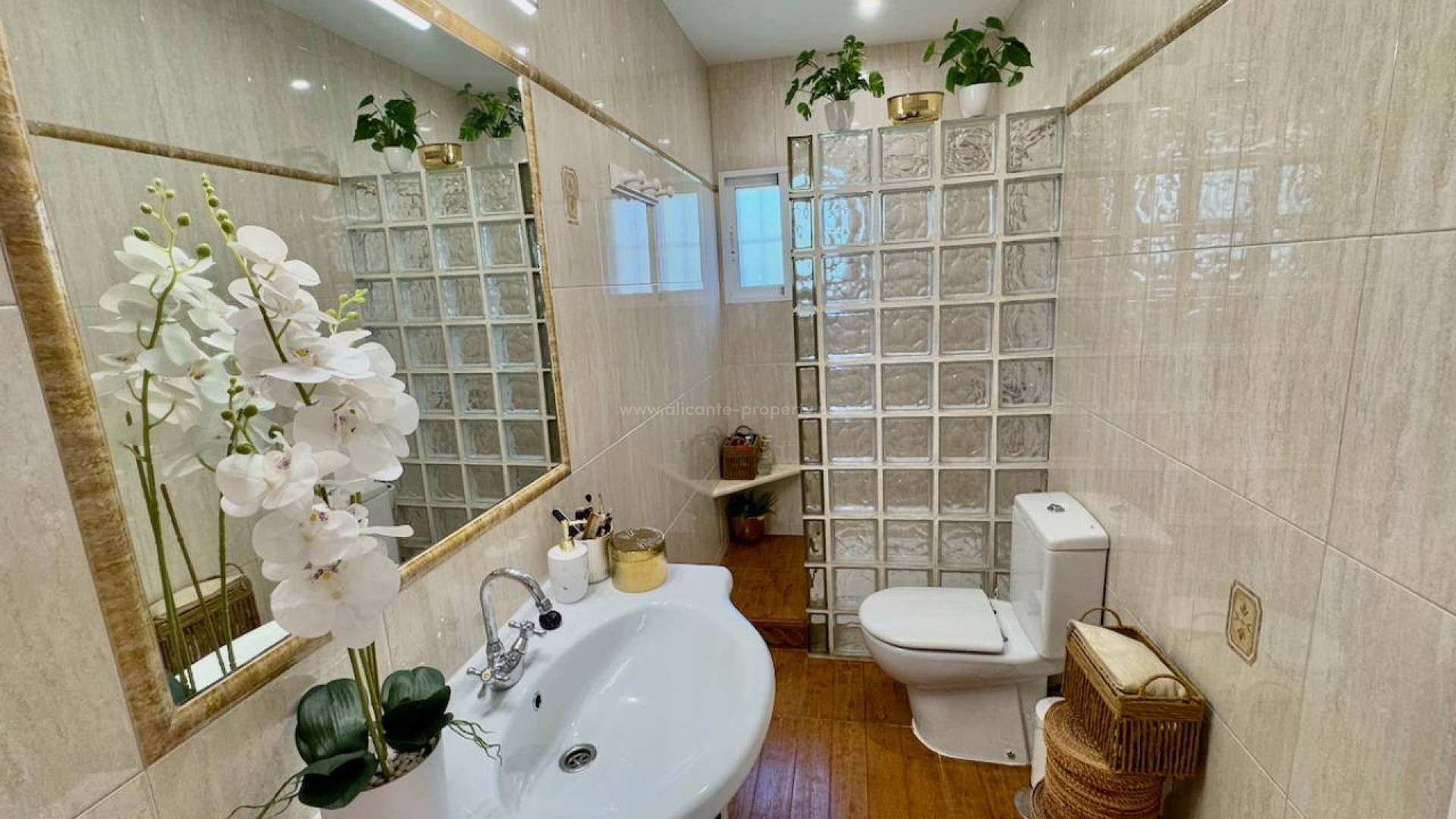 Country House in Torrellano