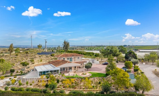Country House - Resale - Torremendo -
                Torremendo